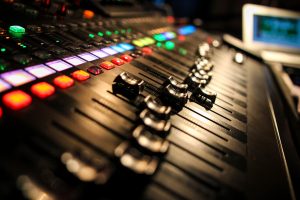 Tips to help you find quality sound and visual equipment for the event